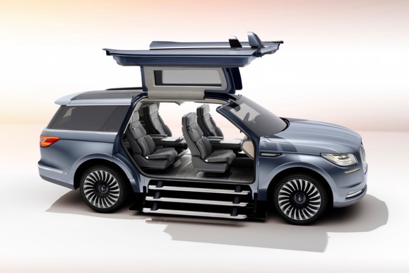 lincoln-showcases-navigator-concept-with-gullwing-doors1
