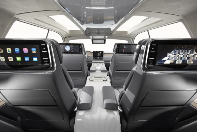 lincoln-showcases-navigator-concept-with-gullwing-doors12