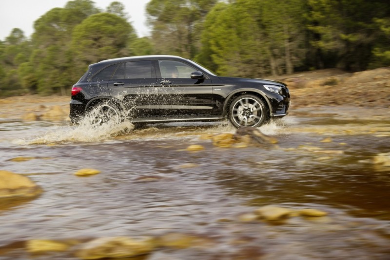 mercedes-amg-continues-quest-for-suv-market-domination-with-2017-glc434