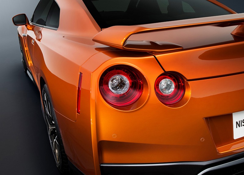 nissan-gt-r-gets-a-facelift-and-more-muscle-for-201714
