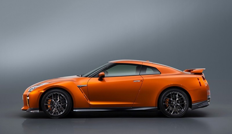 nissan-gt-r-gets-a-facelift-and-more-muscle-for-20172