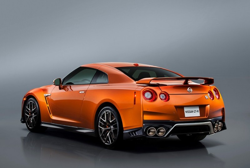nissan-gt-r-gets-a-facelift-and-more-muscle-for-20173