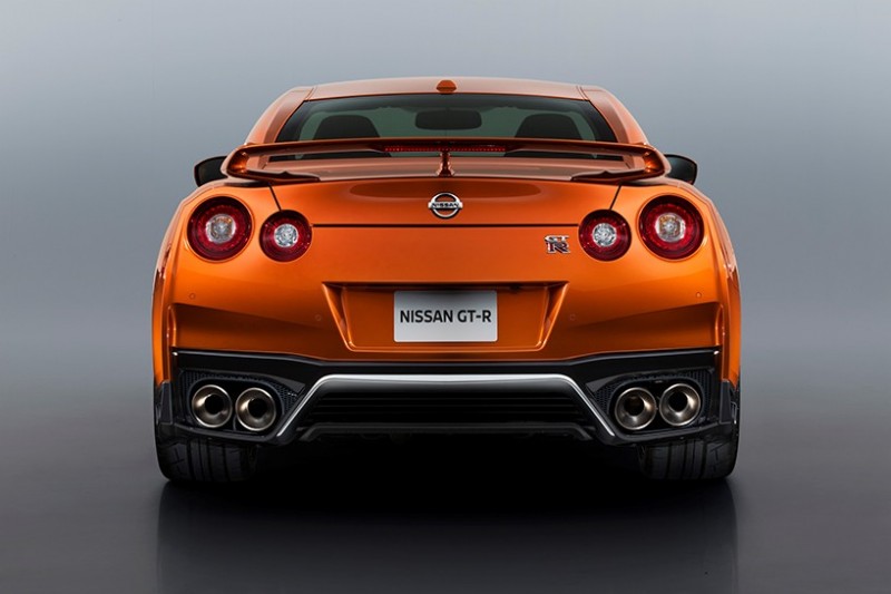 nissan-gt-r-gets-a-facelift-and-more-muscle-for-20174