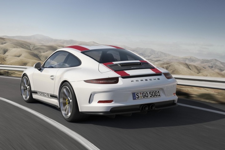 purists-will-love-porsches-manual-transmission-500-horsepower-911-r4