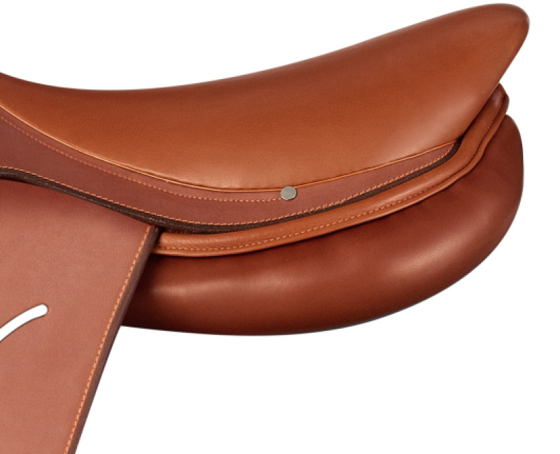 hermes-shows-off-its-expertise-in-the-equestrian-world-with-the-allegro-saddle3