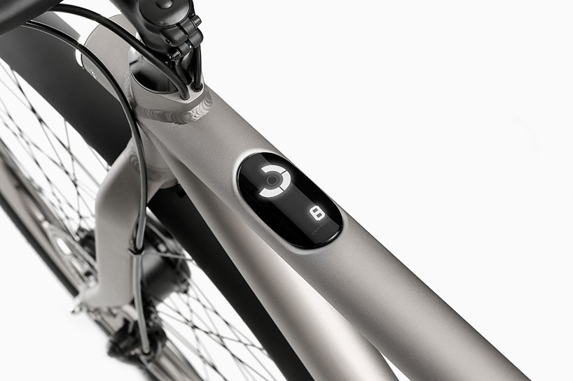 vanmoof-electrified-s-e-bike-features-a-75-mile-range-and-smartphone-integration6