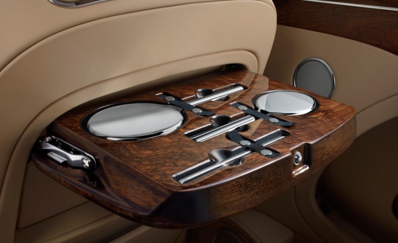 2017-bentley-mulsanne-first-edition-features-350-year-old-wood2