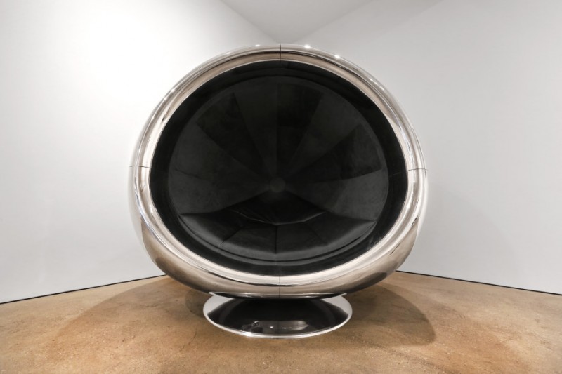 boeing-737-engine-cowling-turned-into-chair2