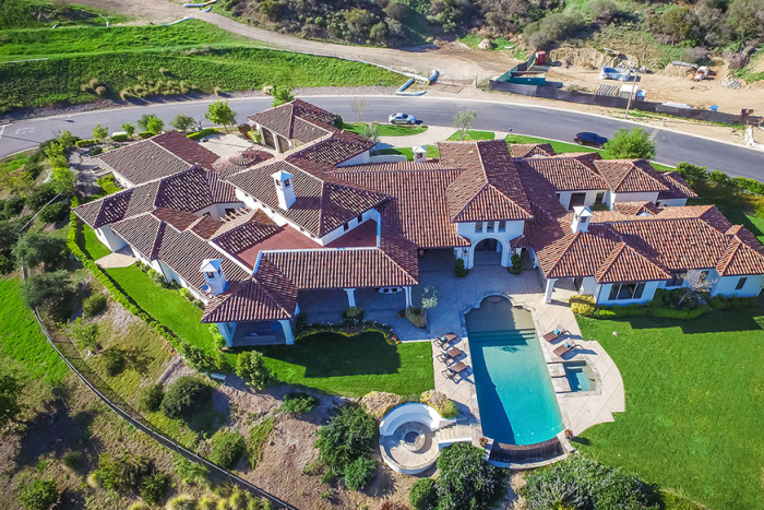 britney-spears-lists-elegant-southern-california-mansion-for-9m46
