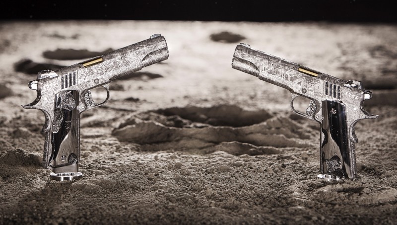 cabot-guns-4-5m-big-bang-pistol-set-made-from-meteorite1