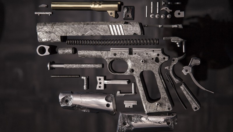 cabot-guns-4-5m-big-bang-pistol-set-made-from-meteorite10