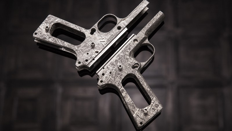 cabot-guns-4-5m-big-bang-pistol-set-made-from-meteorite4