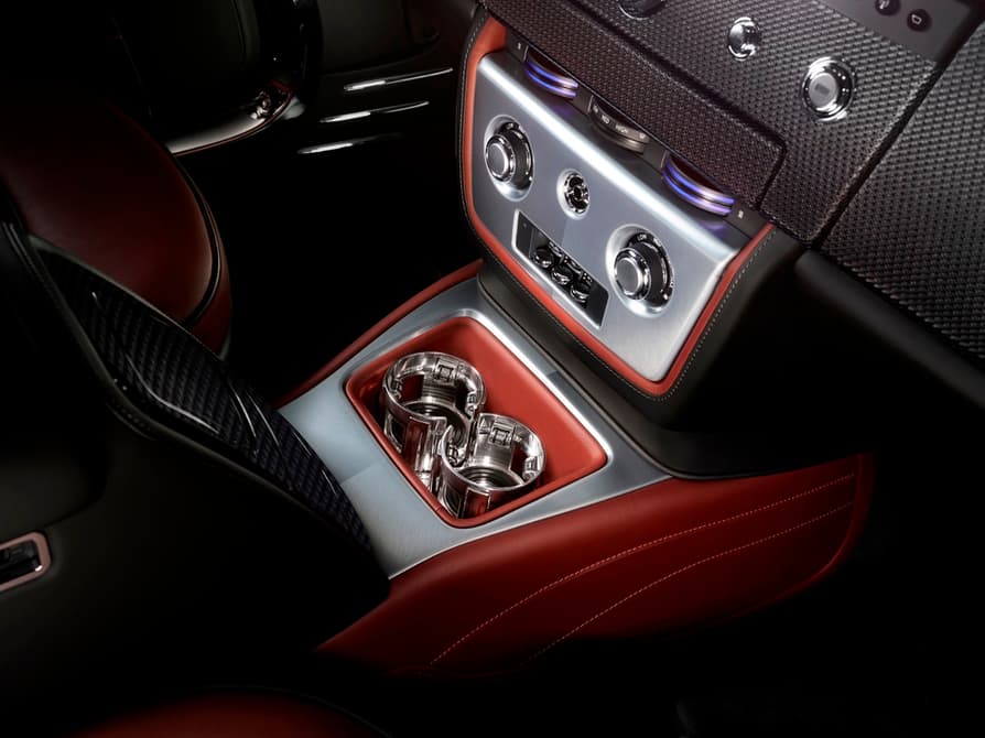 rolls-royce-gives-the-phantom-a-worthy-send-off-with-the-zenith-collection9
