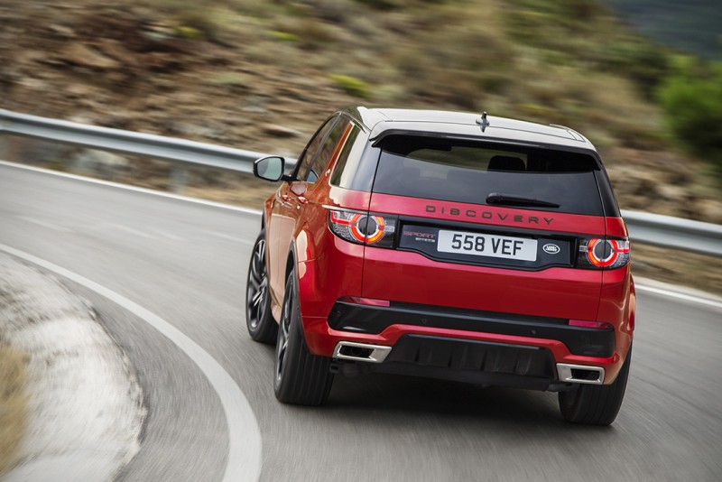 the-2017-land-rover-discovery-sport-gets-a-refresh-and-a-black-limited-edition-trim6
