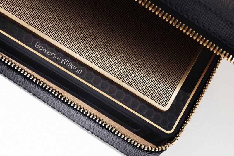 bowers-wilkins-teams-up-with-burberry-for-gold-edition-t7-bluetooth-speaker2