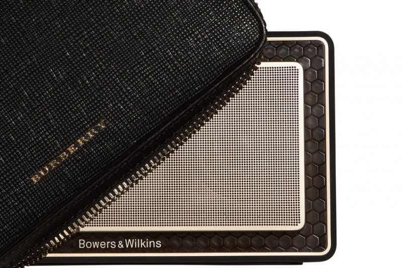 bowers-wilkins-teams-up-with-burberry-for-gold-edition-t7-bluetooth-speaker7