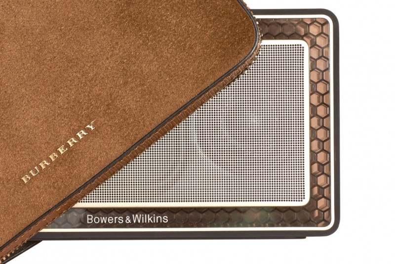 bowers-wilkins-teams-up-with-burberry-for-gold-edition-t7-bluetooth-speaker9