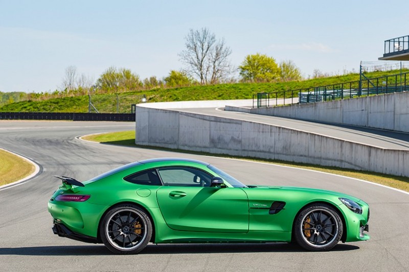 mercedesamg-unleashes-its-green-hell-gt-r-onto-the-world4