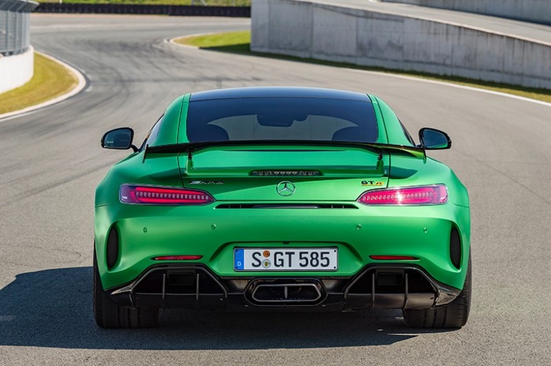 mercedesamg-unleashes-its-green-hell-gt-r-onto-the-world6