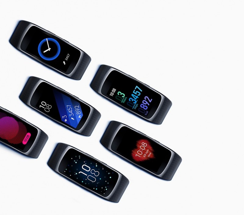 samsung-introduces-gear-fit2-and-gear-iconx-wearables5
