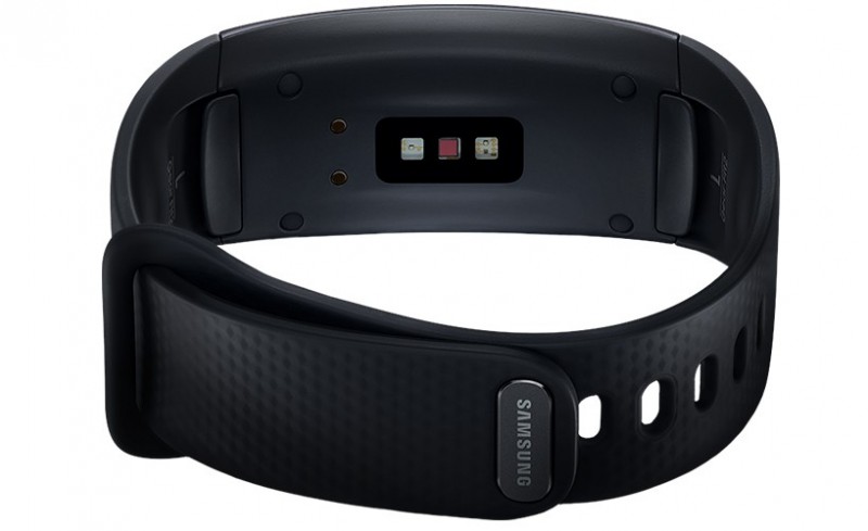 samsung-introduces-gear-fit2-and-gear-iconx-wearables9
