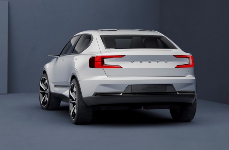 volvo-introduces-2017-s40-and-xc40-concepts12