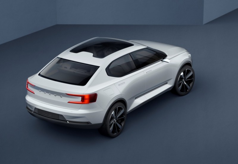 volvo-introduces-2017-s40-and-xc40-concepts13