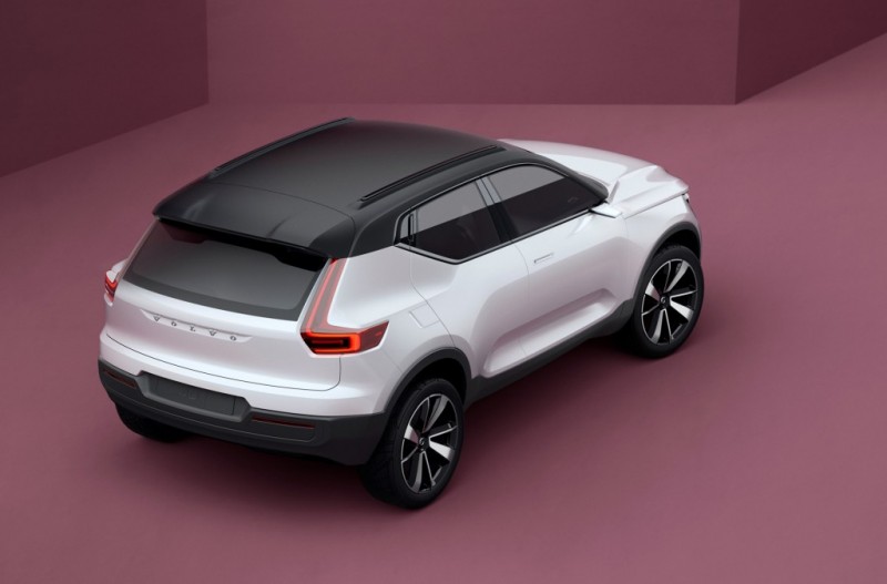 volvo-introduces-2017-s40-and-xc40-concepts4