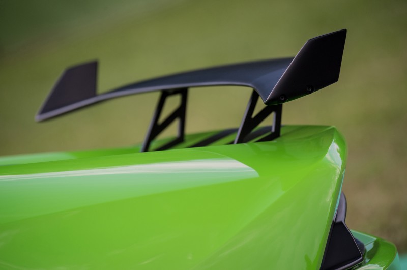 Lamborghini-Huracan-aerodynamic-kit-rear-wing