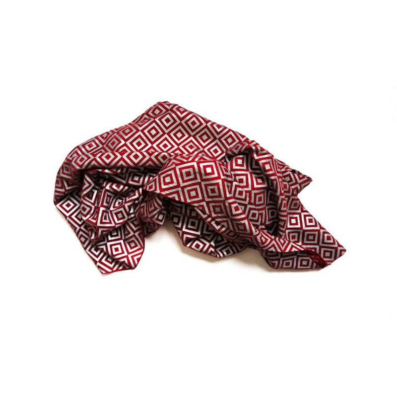 beat-the-paparazzi-with-this-anti-flash-scarf4