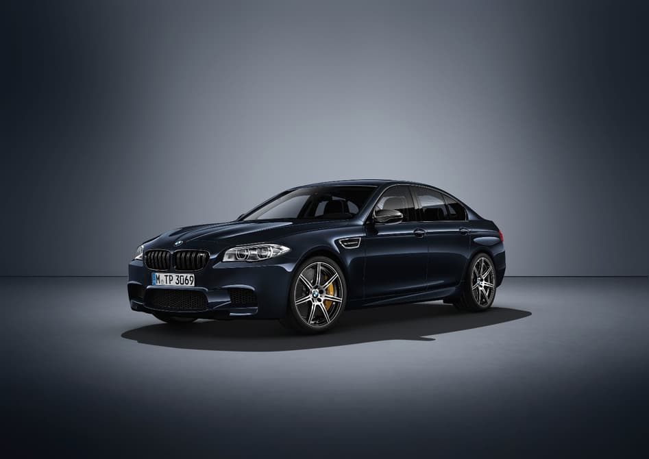 bmw-introduces-two-new-m5s-the-competition-and-pure-metal-silver-editions4
