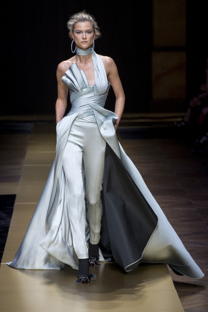couture-goes-80s-at-atelier-versace-show10