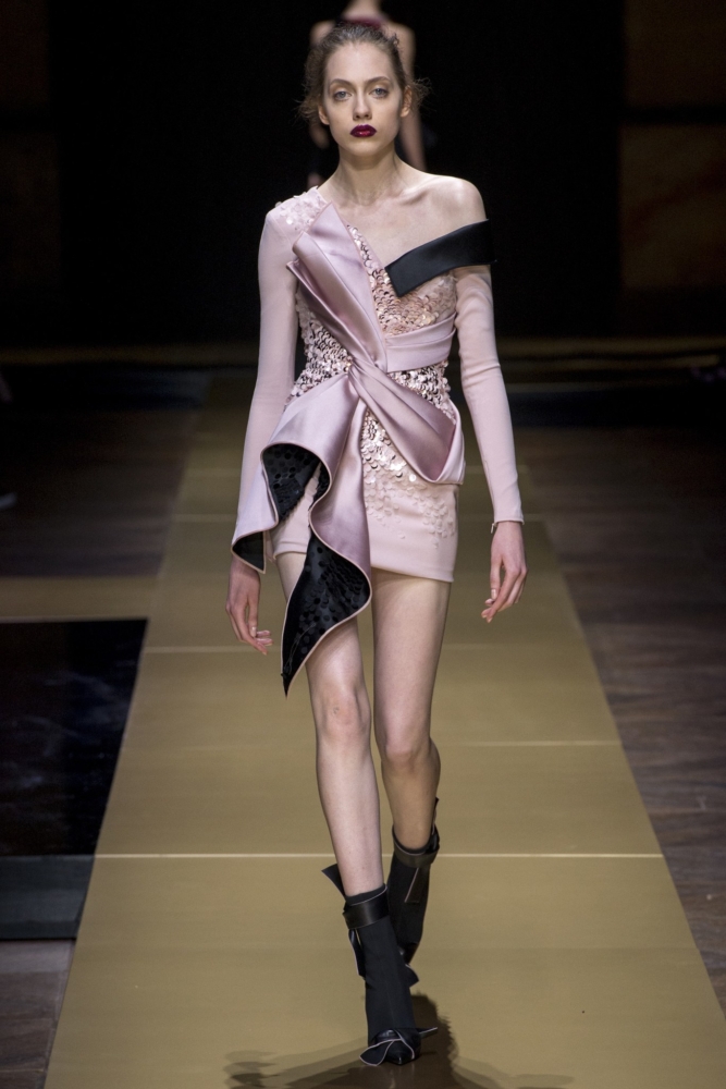 couture-goes-80s-at-atelier-versace-show23