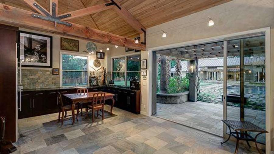 for-5m-meghan-trainer-buys-former-carriage-house-of-megan-fox-bing-crosby45