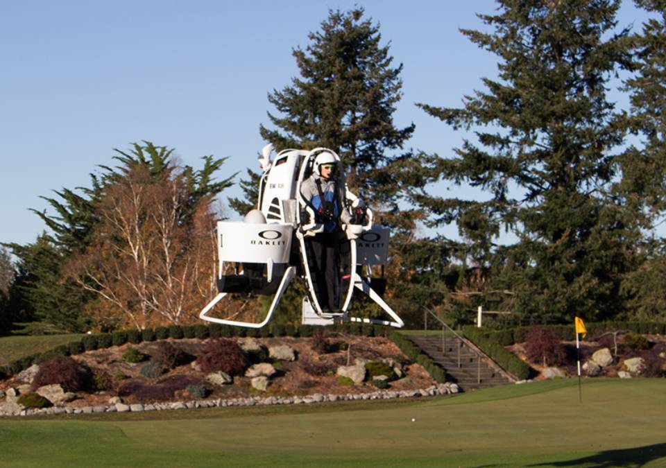 golf-carts-just-not-cutting-it-how-about-a-golf-jetpack5