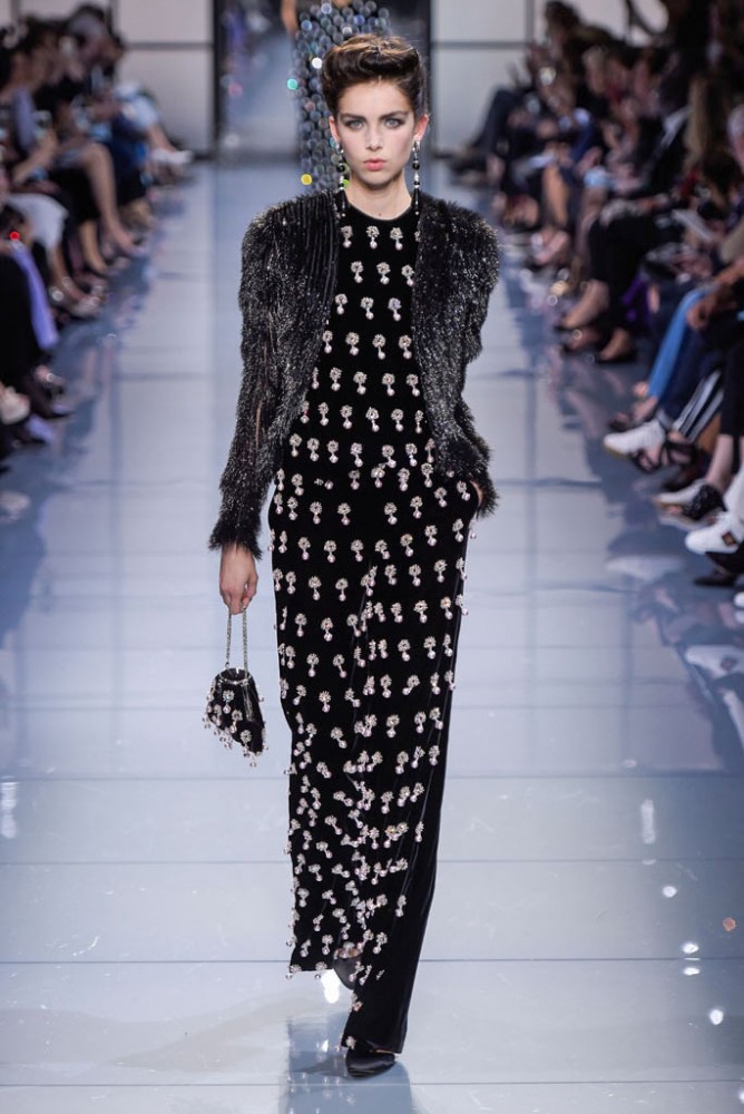its-all-about-the-shoulders-in-this-falls-armani-prive-couture-line42