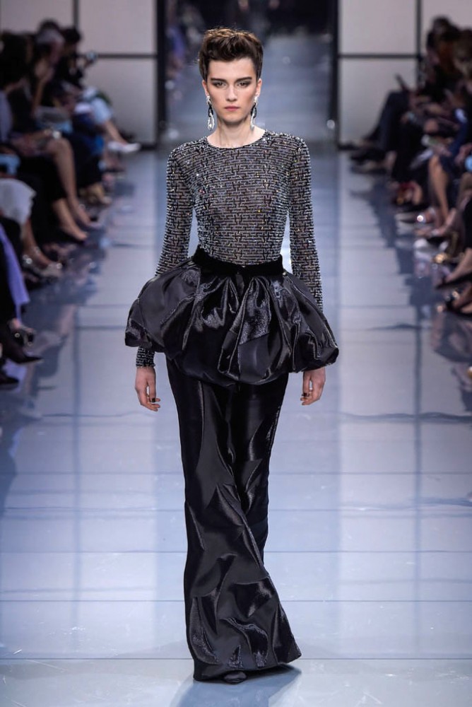 its-all-about-the-shoulders-in-this-falls-armani-prive-couture-line52