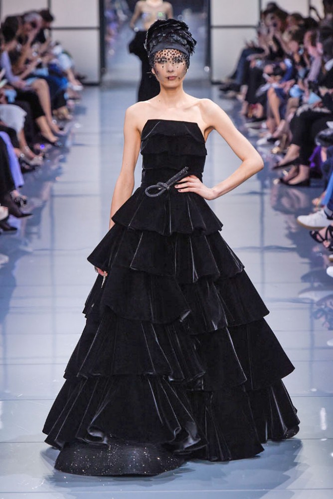 its-all-about-the-shoulders-in-this-falls-armani-prive-couture-line53