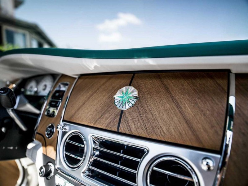 the-white-gold-and-emerald-encrusted-dawn-and-wraith-rolls-royce-by-porto-cervo2