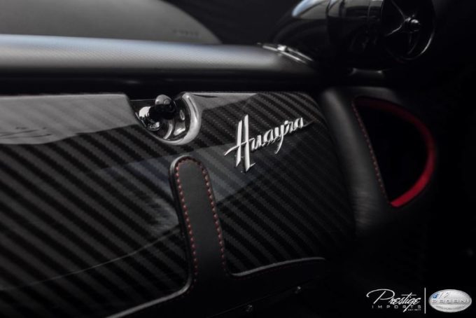 this-carbon-fiber-pagani-huayra-just-cropped-up-for-sale-in-florida11