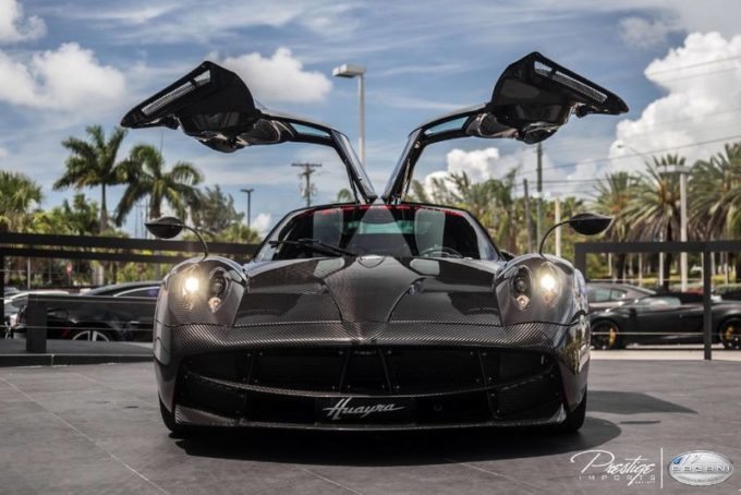 this-carbon-fiber-pagani-huayra-just-cropped-up-for-sale-in-florida15