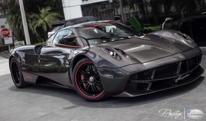 this-carbon-fiber-pagani-huayra-just-cropped-up-for-sale-in-florida16