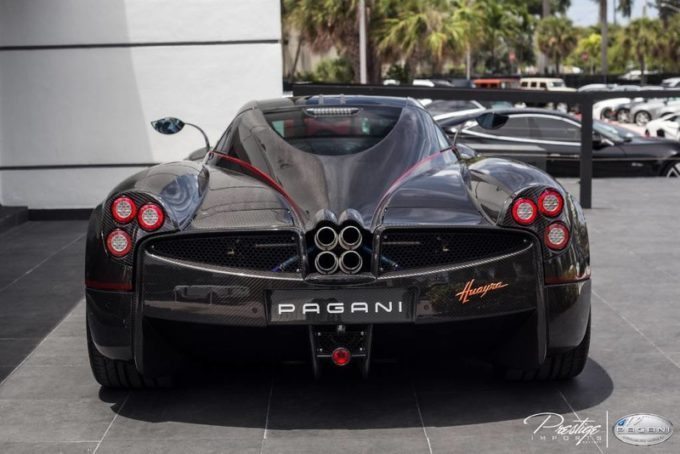 this-carbon-fiber-pagani-huayra-just-cropped-up-for-sale-in-florida20