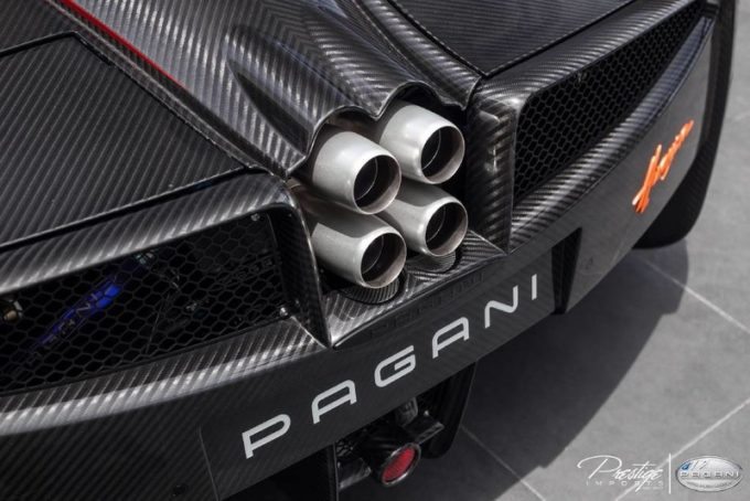 this-carbon-fiber-pagani-huayra-just-cropped-up-for-sale-in-florida22