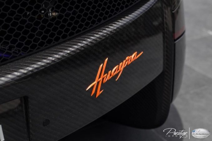 this-carbon-fiber-pagani-huayra-just-cropped-up-for-sale-in-florida24