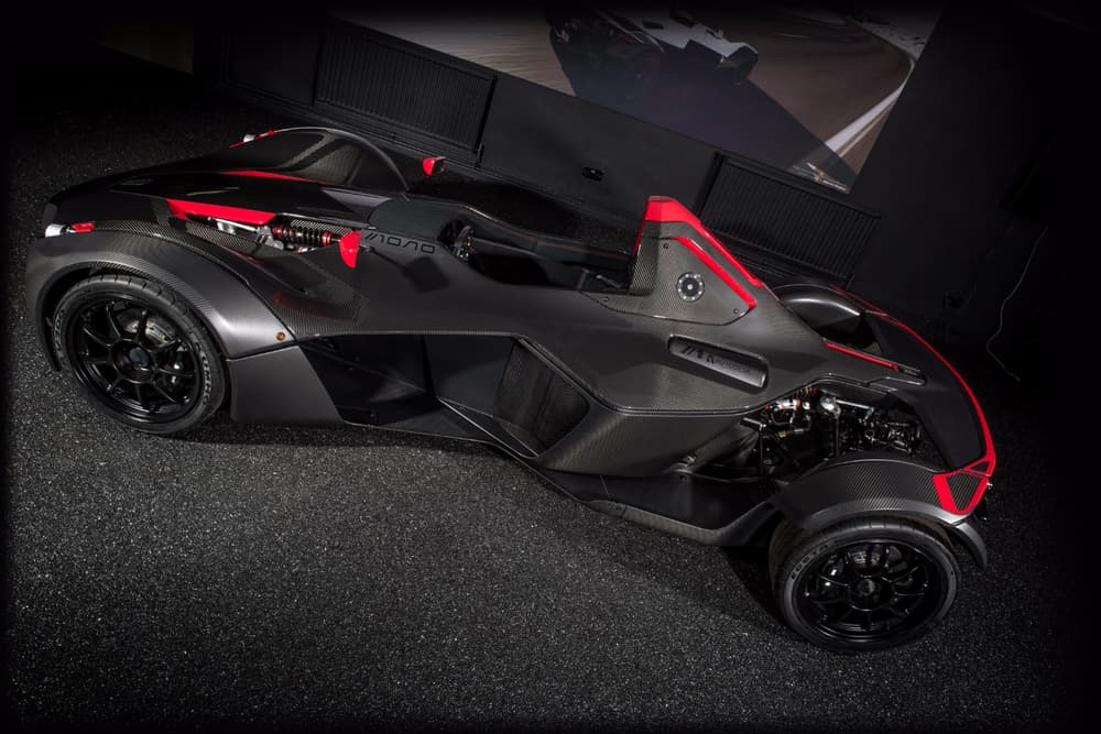 bacs-newest-mono-edition-is-the-first-ever-roadster-made-of-graphene5