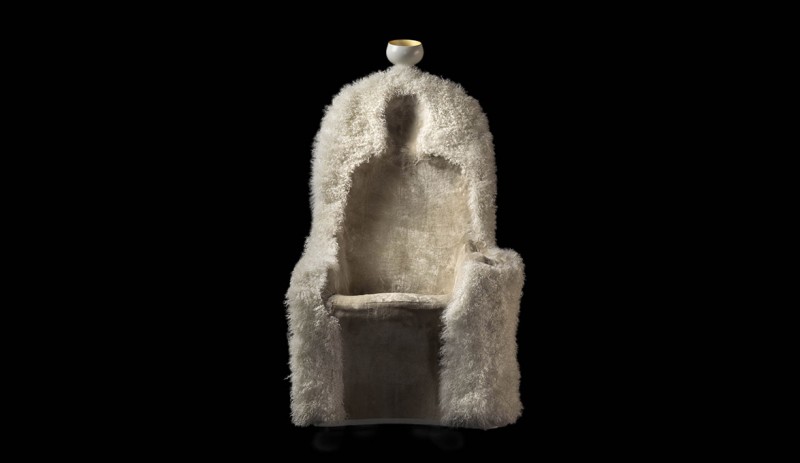 barcelona-designs-newest-armchair-comes-from-the-mind-of-salvador-dali1