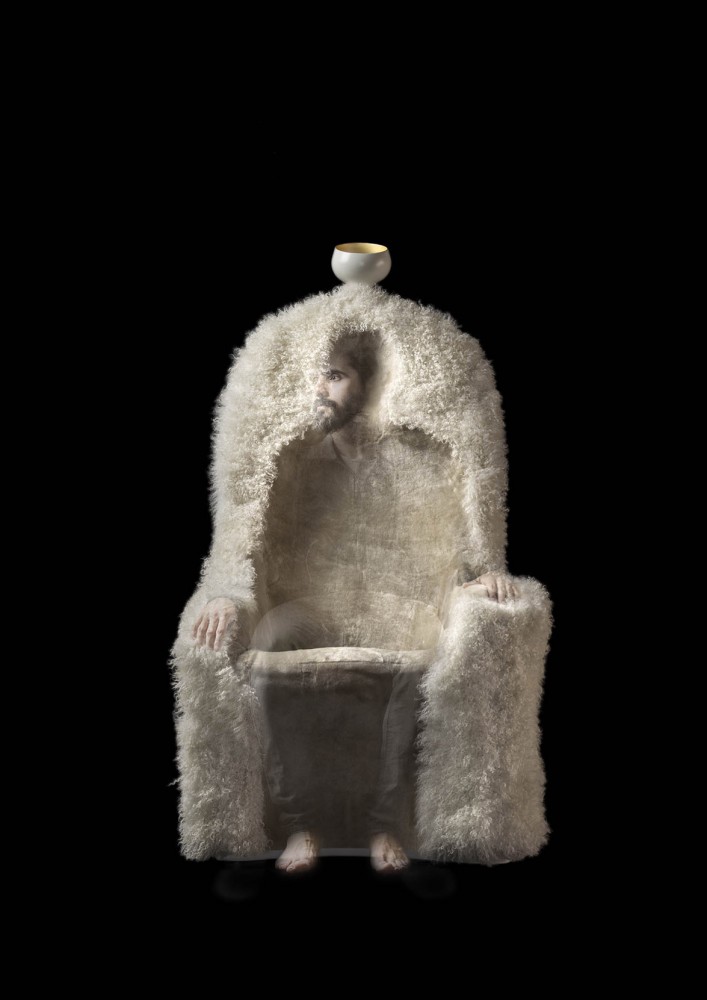 barcelona-designs-newest-armchair-comes-from-the-mind-of-salvador-dali6