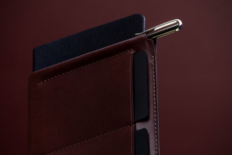 considered-meets-classic-in-leather-goods-collection-from-bellroy-and-barneys7