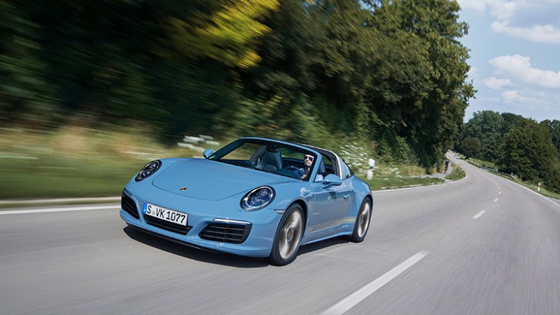 dont-call-it-robins-egg-porsches-immaculate-911-targa-4s-design-edition-in-etna-blue2